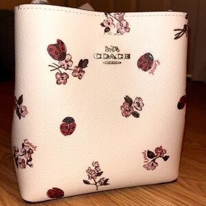 Coach Bucket Bag